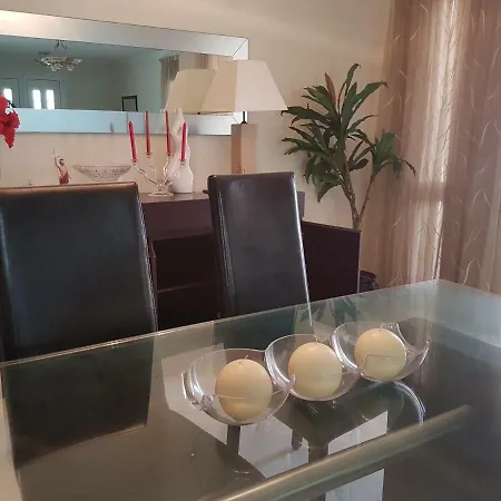 Charming And Cozy Bellevue House With A Sea View * Funchal (Madeira)
